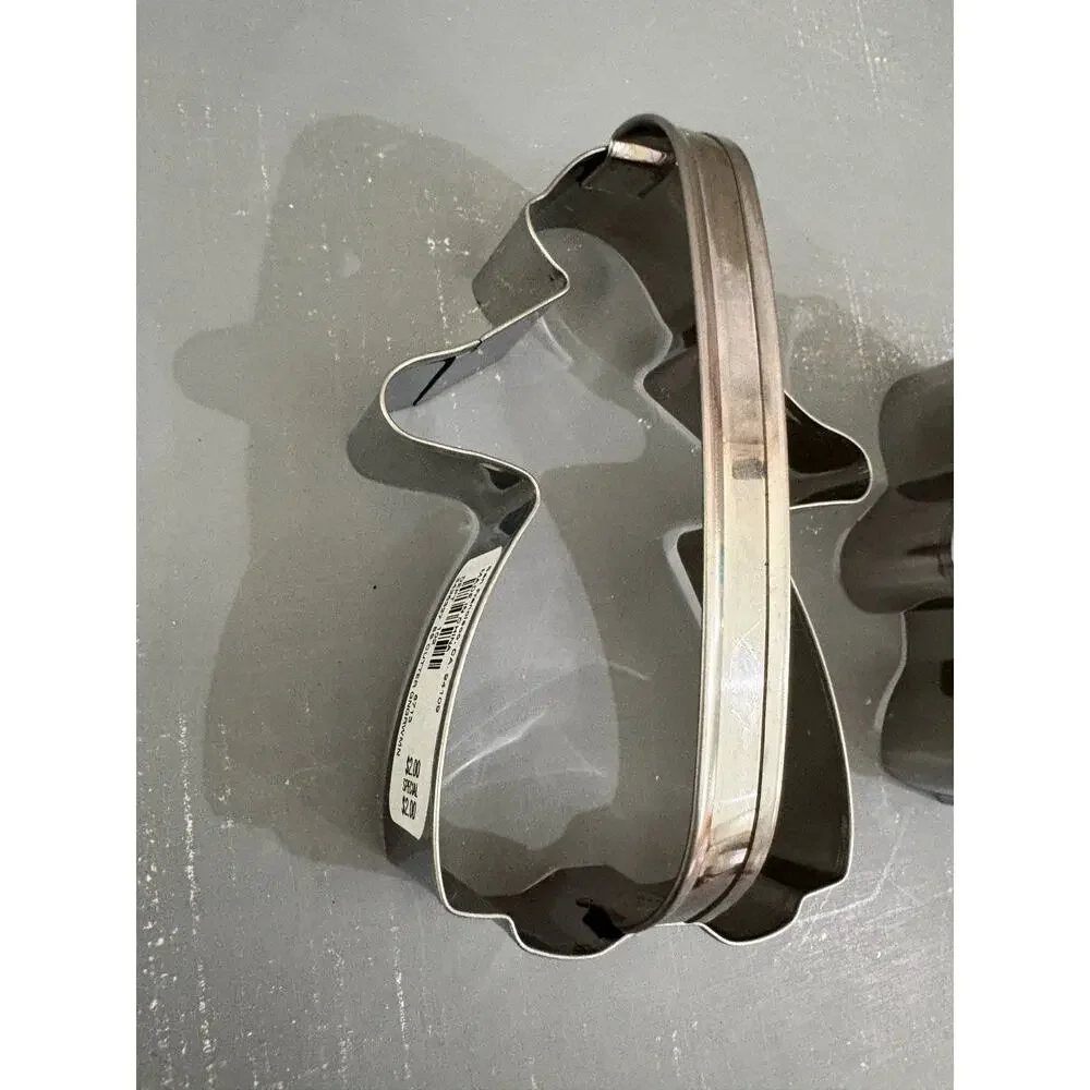 Williams Sonoma Stainless Steel Gingerbread Boy & Girl Cookie Cutters Set of 2